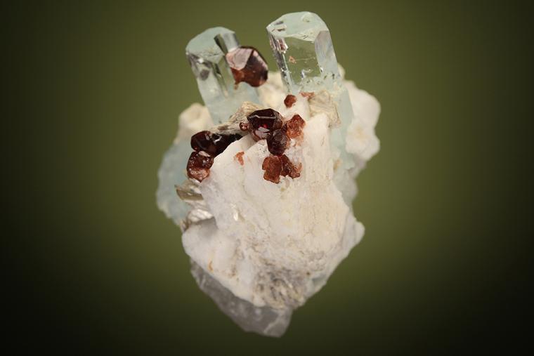 SPESSARTINE on BERYL var. Aquamarine